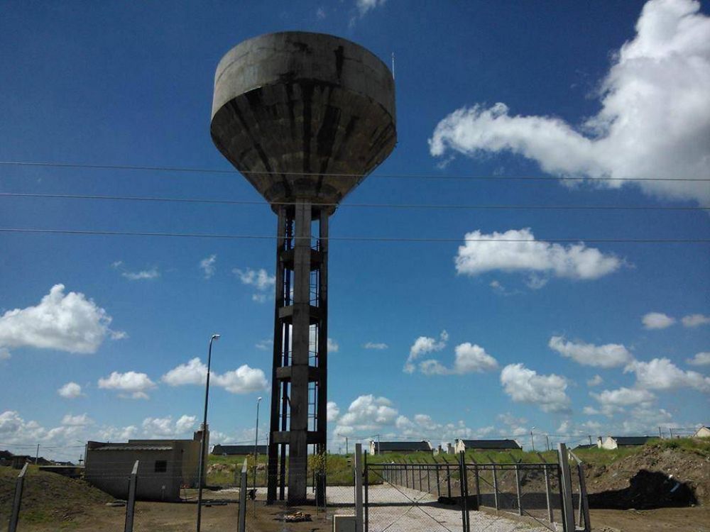 Advierten por una p�rdida de agua en el tanque del barrio Pueblos Originarios