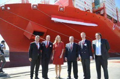 El puerto Dock Sud bot� el buque m�s grande de su historia