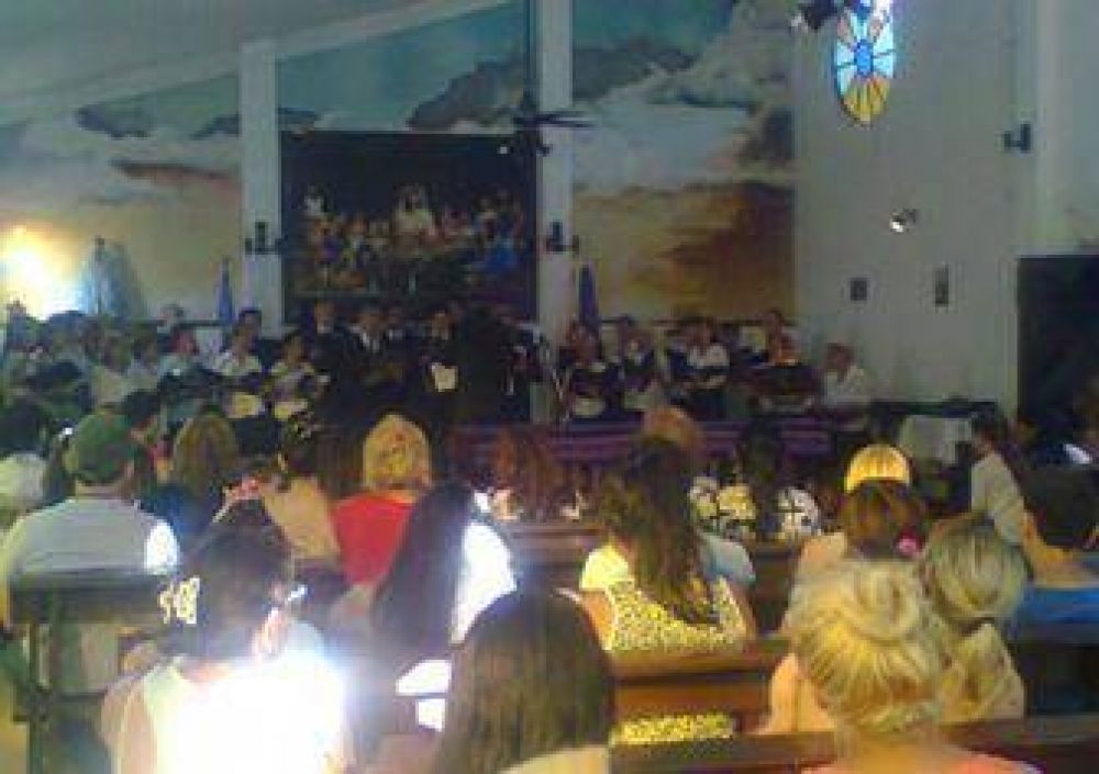 Toman una iglesia para fines pol�ticos	
