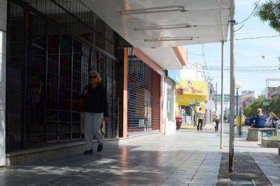 Algunos comercios abrir�n sus puertas este martes