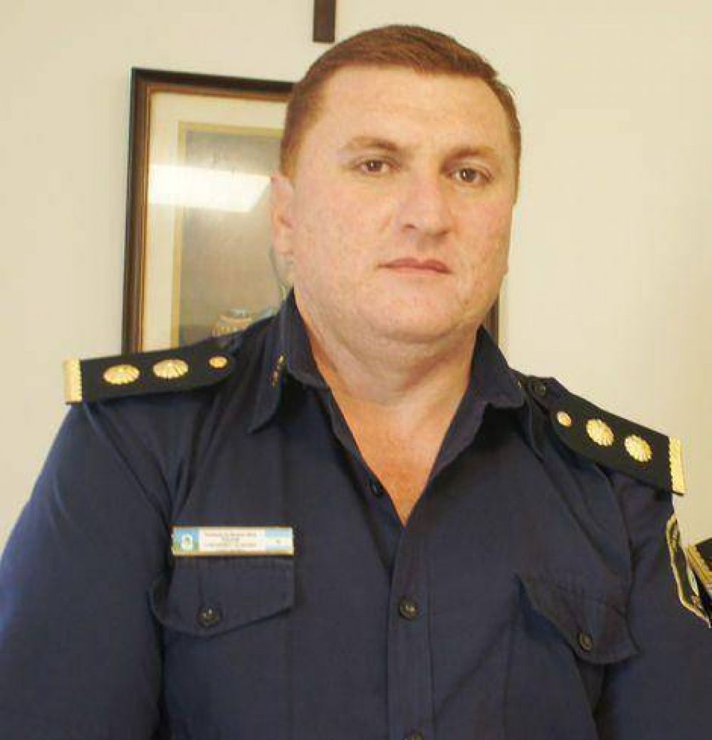 Un joven con un arma blanca amedrent� al p�blico y fue detenido 
