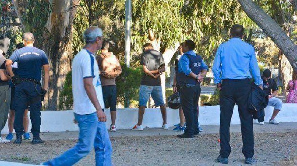Demoran a tres adolescentes con �bochitas� de marihuana
