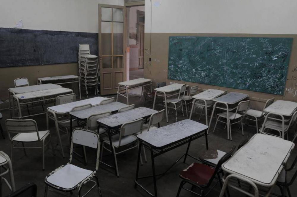 Gremios docentes esperan una se�al del PE antes del paro