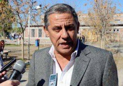 Quiroga se siente tentado de pegarle "una patada en el traste a Indalo" 
