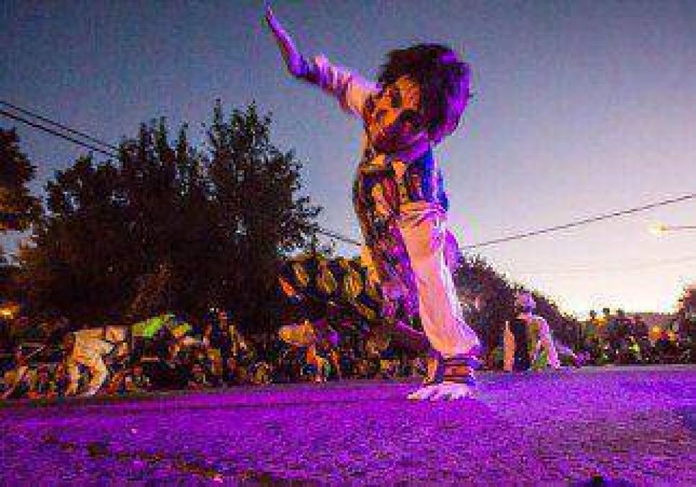 M�s de 3 mil personas festejaron a todo ritmo el Carnaval Volc�nico 