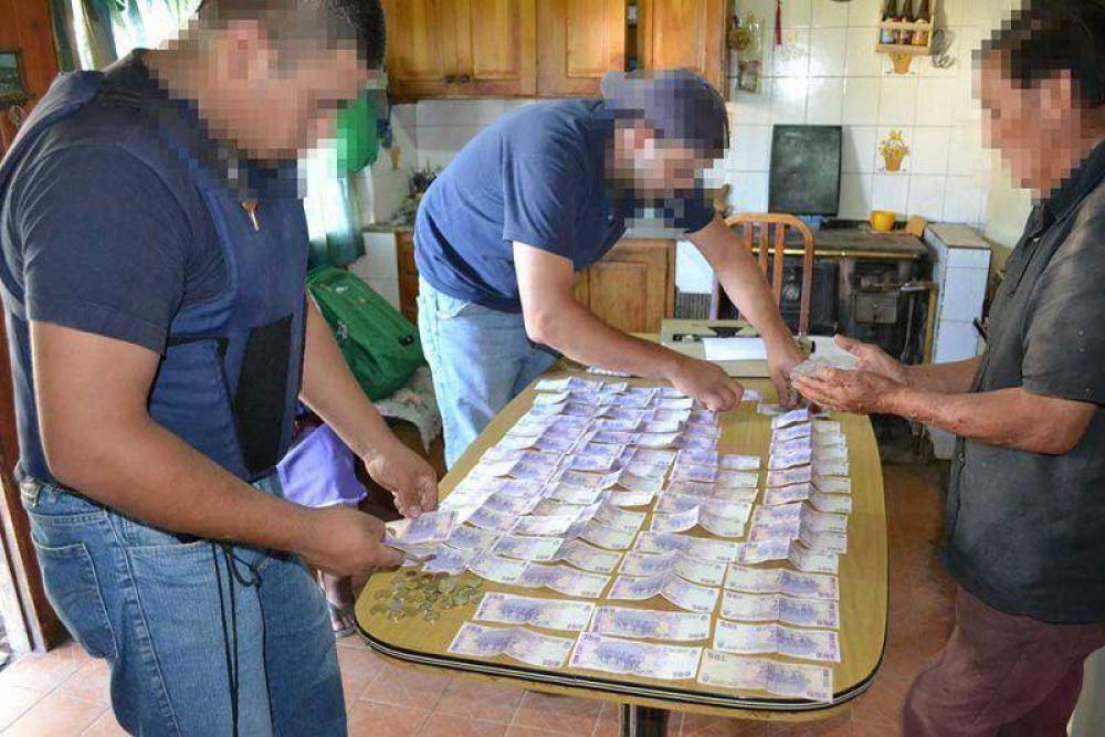 Recuperan elementos robados a turistas y detienen a dos sospechosos