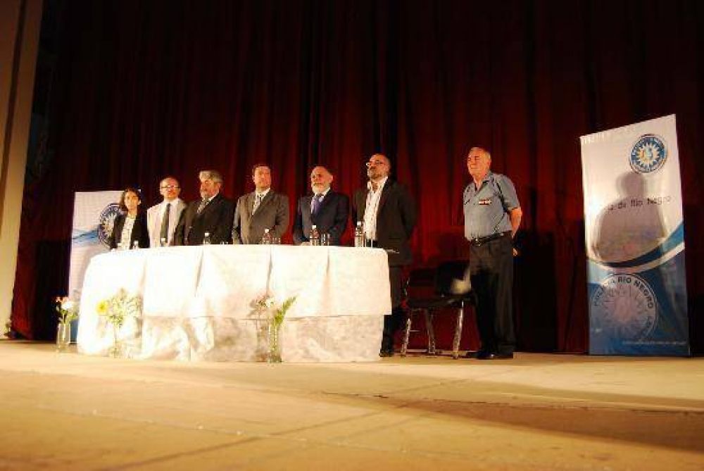 La polic�a suma nuevos agentes