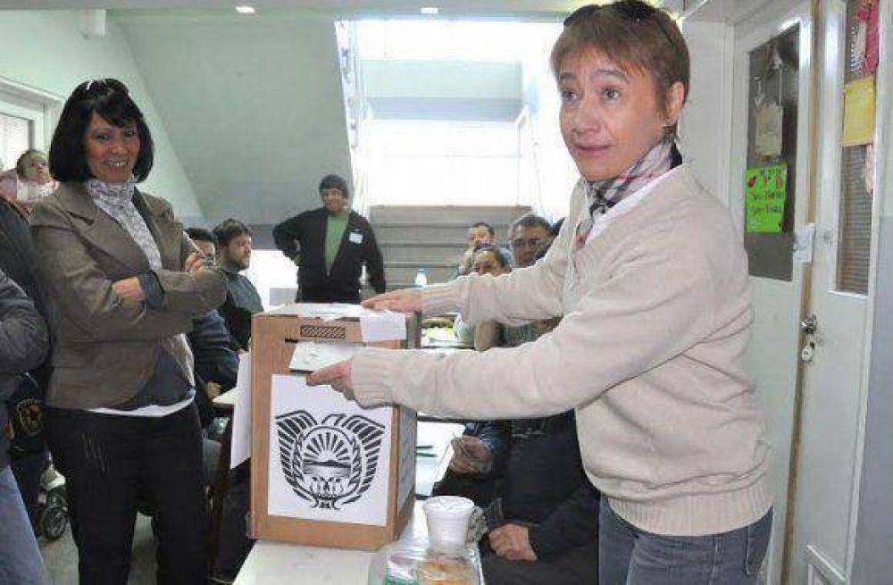 La reforma de la Constituci�n ya divide al arco pol�tico