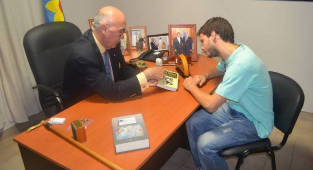 La JR apoy� la designaci�n de Manuel Cisneros como Director de la Juventud