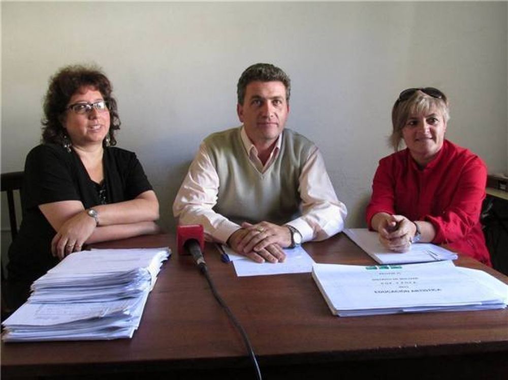 Las inspectoras acompa�aron a Mauro P�rez en su asunci�n