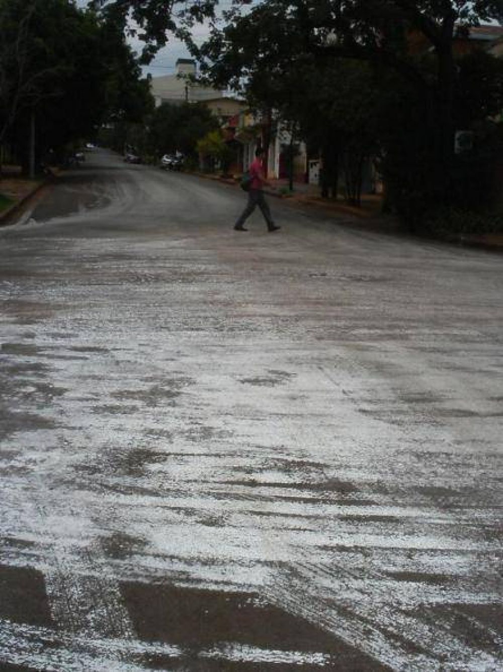 Calles obere�as pintadas por un derrame de pintura