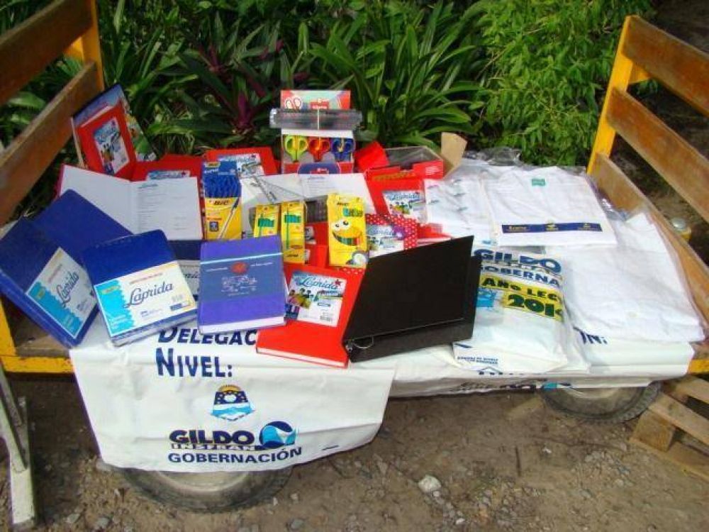 Junto al inicio de clases el gobierno entregara kits de �tiles, guardapolvos y zapatillas