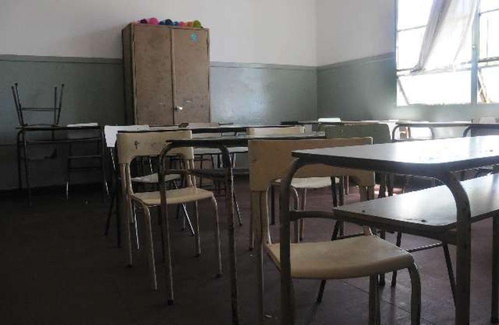 Docentes bonaerenses ratifican paro de 72 horas y no comienzan las clases