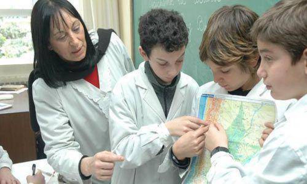 �Solidariamente tenemos que luchar para que se mejore el salario docente�