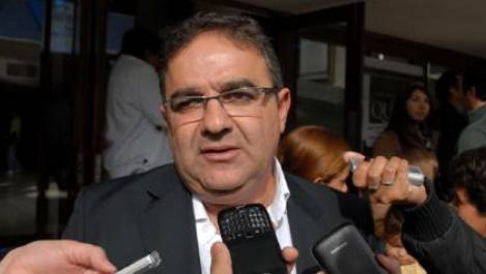 Diputados y senadores se suman a la "13 de Marzo"