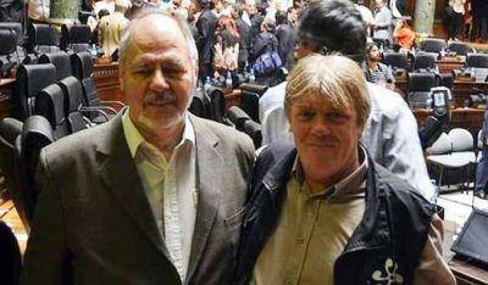 Legisladores porte�os denunciar�n en la Justicia a funcionarios del PRO por concesiones ilegales a empresas