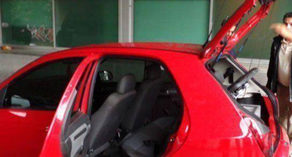 Cuatro polic�as detenidos en Villa Gobernador G�lvez