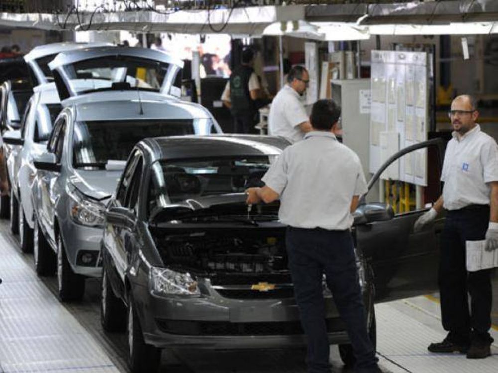 El sector automotriz desaceler� y deprimi� la industria de Santa Fe