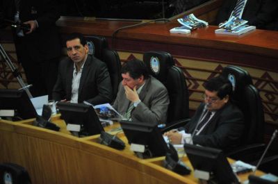 Massa posterga su visita, y el PJ ya �borr� a tres d�scolos