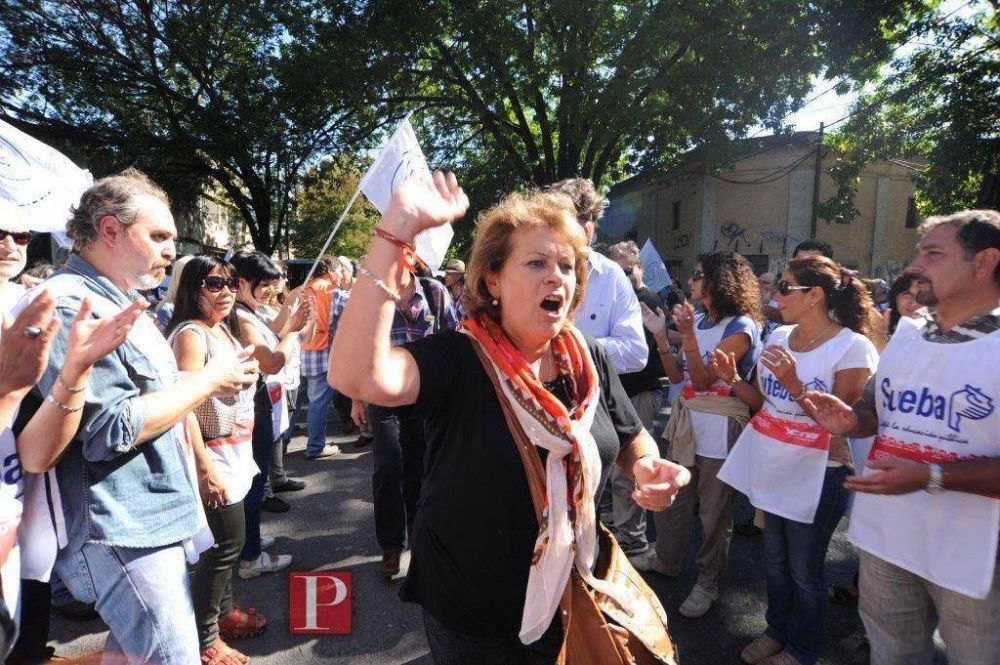 Provincia tampoco arregl� con los docentes y no se sabe cu�ndo arrancan las clases