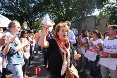 Provincia tampoco arregl� con los docentes y no se sabe cu�ndo arrancan las clases