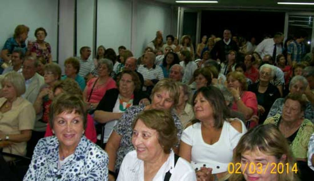 Adriana Abadie present� �Rosa Bomba� en el Museo de Loma Negra