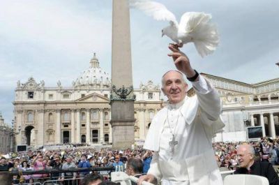 El papa Francisco es candidato al premio Nobel de la Paz