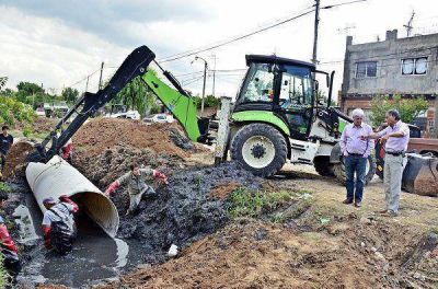 El Municipio avanza con el entubamiento del zanj�n Charl�n