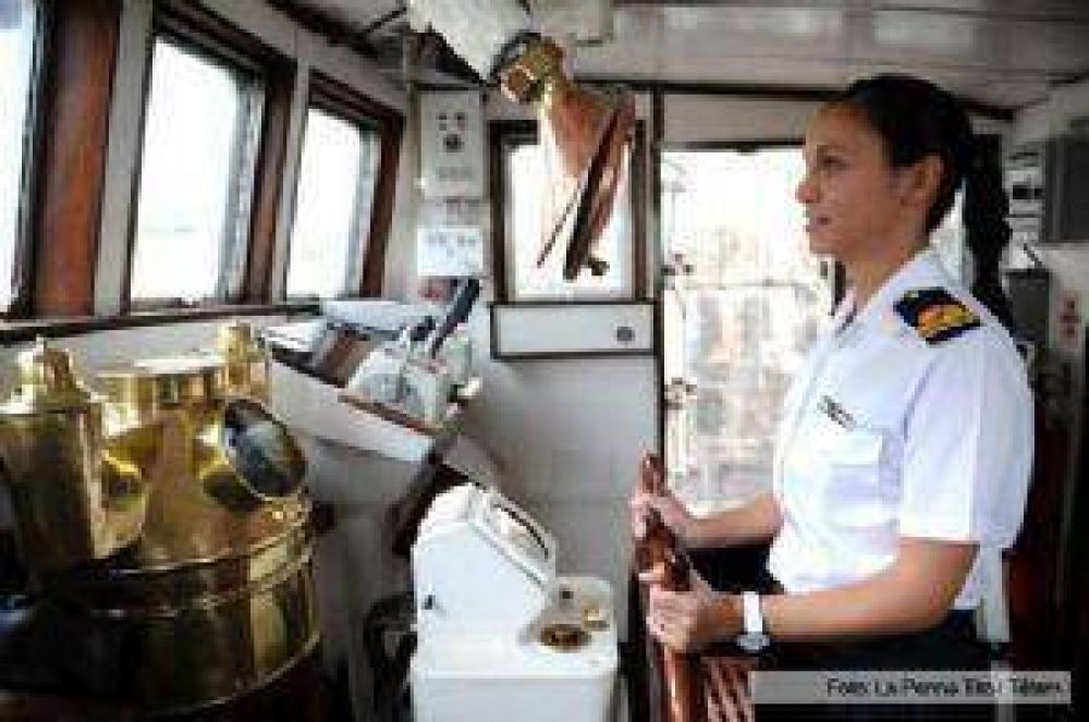 Una sanjuanina oficial, por primera vez al frente de una embarcacin de la Armada