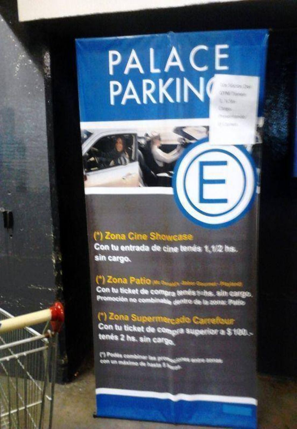 Carrefour comenz� a cobrar el estacionamiento en su hiper de Quilmes Centro