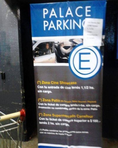 Carrefour comenz� a cobrar el estacionamiento en su hiper de Quilmes Centro
