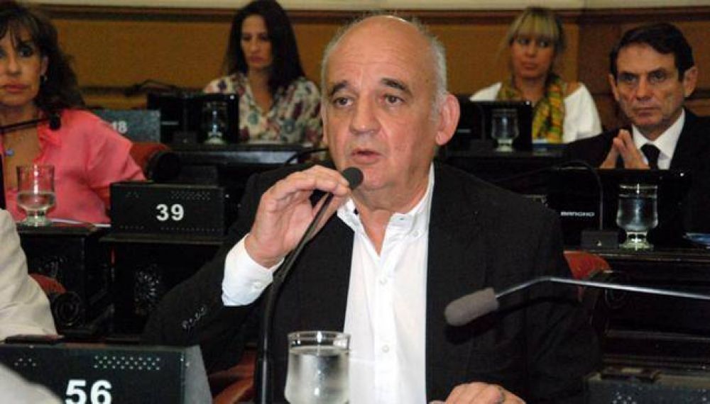 Las Heras se fue sin complicar al juecismo