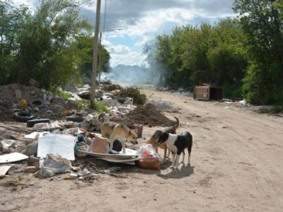 Villa Mercedes: avanza un basural en una calle del barrio Justo Daract