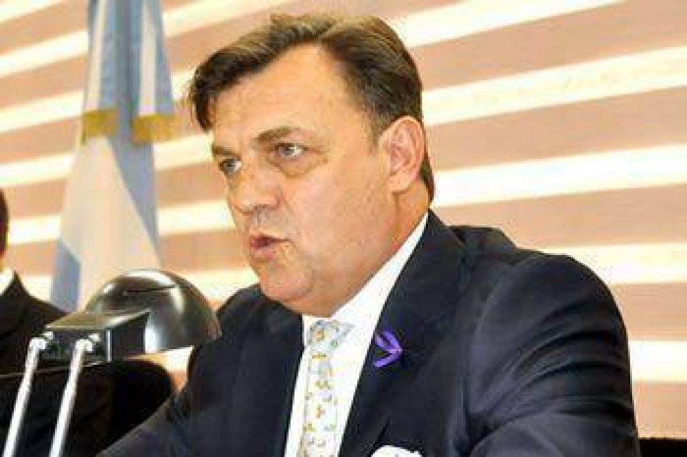 P�REZ CAT�N ACUS� AL GOBIERNO DE BUZZI DE HABER �ABANDONADO� A TRELEW