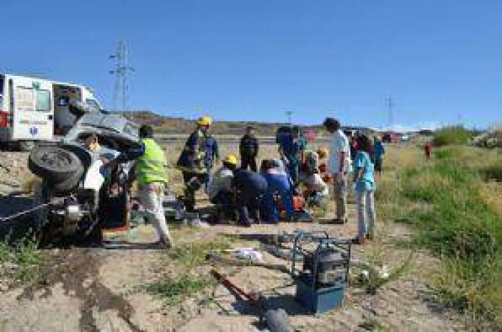 Tragedia en Piedra del �guila: Accidente con dos muertos