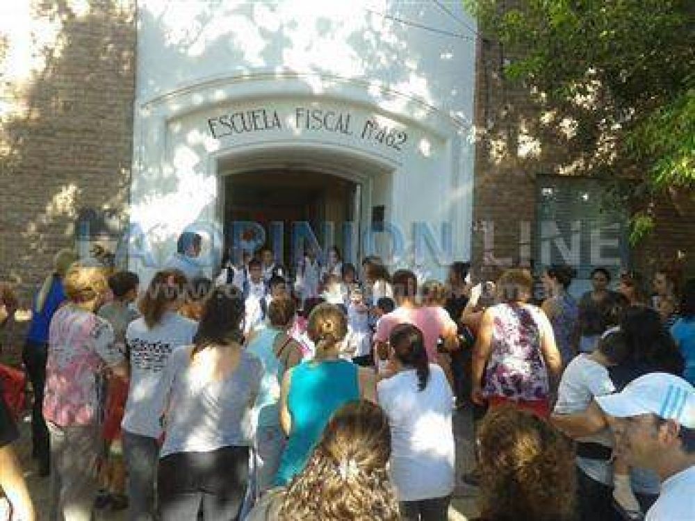 Alto acatamiento de los maestros al paro en las escuelas de Rafaela