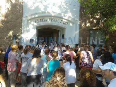 Alto acatamiento de los maestros al paro en las escuelas de Rafaela