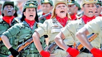 Maduro record� a Hugo Ch�vez en medio de marchas opositoras