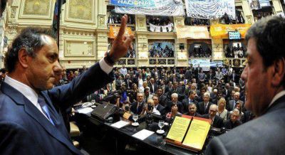 Scioli se mostr� presidenciable y anunci� que se quedan 2.500 gendarmes