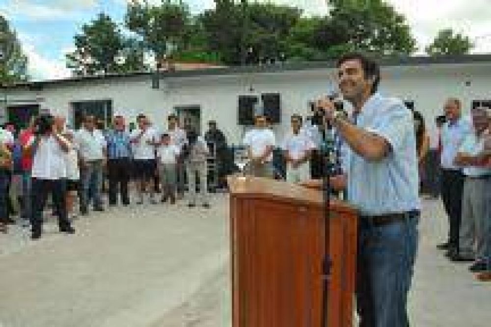 "La prioridad son nuestros chicos", dijo Juan Manuel Urtubey al inaugurar el ciclo lectivo en Salta