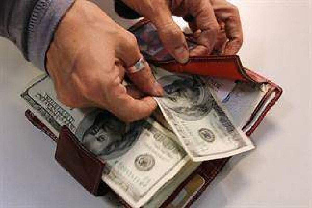 El d�lar blue sube 25 centavos, mientras que el oficial sigue por debajo de los $8