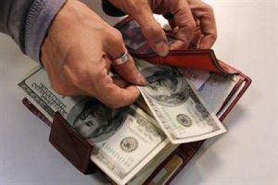 El d�lar blue sube 25 centavos, mientras que el oficial sigue por debajo de los $8