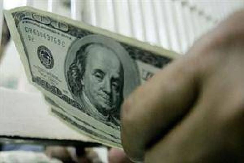 El d�lar blue peg� un salto a $11 y se volvi� a poner arriba del d�lar tarjeta