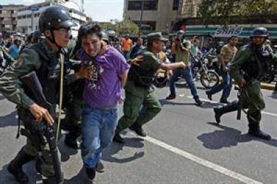 Dos nuevos muertos en Venezuela aumentan la tensi�n social y la crisis pol�tica