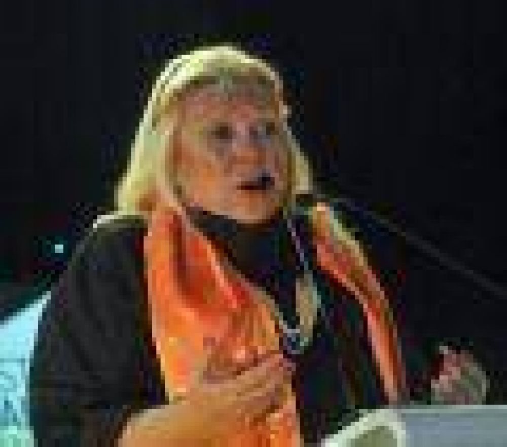 Carri� contra todos: le apunt� al nuevo C�digo Penal y tambi�n a Massa