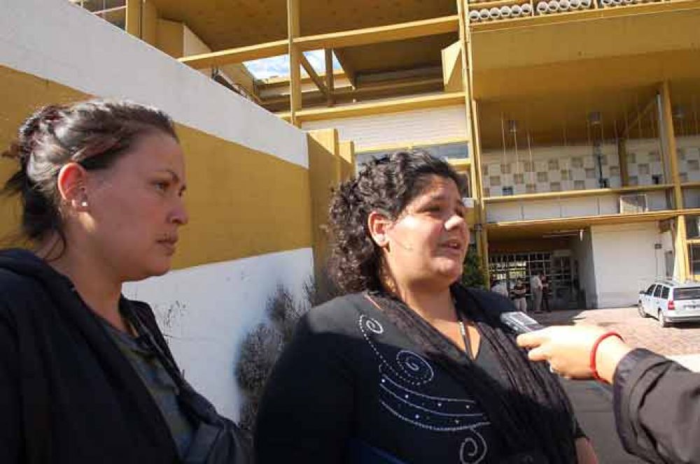 Vecinos inundados reclaman subsidios para paliar p�rdidas que les gener� temporal