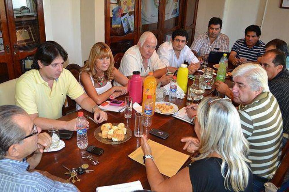 Foro de Intendentes radicales reclam� al gobernador la agenda prometida
