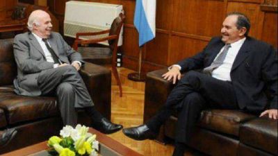 Casamiquela analiz� con Alperovich la situaci�n del agro