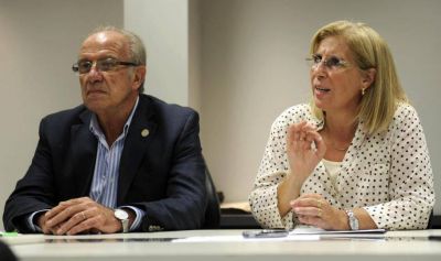 Bard�n y Garc�a alejan su proyecto del cerisolismo