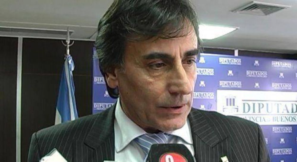 El massismo rechaza convocar foros y ofrece votar Polic�as Locales �sobre tablas�